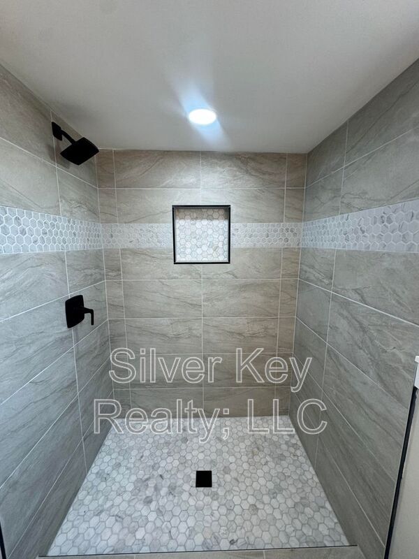 Building Photo - 3671 Sweetwater Vonore Rd