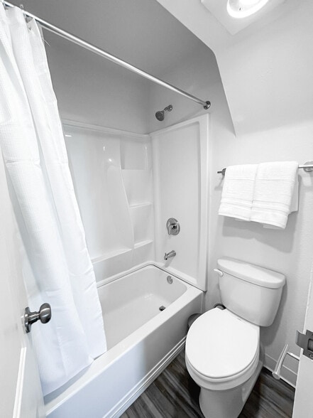 Building Photo - 2515 Burnet Ave