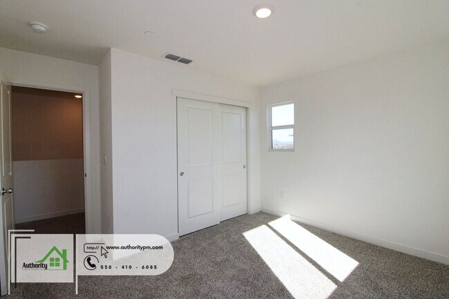 Building Photo - 845 Congaree Ln