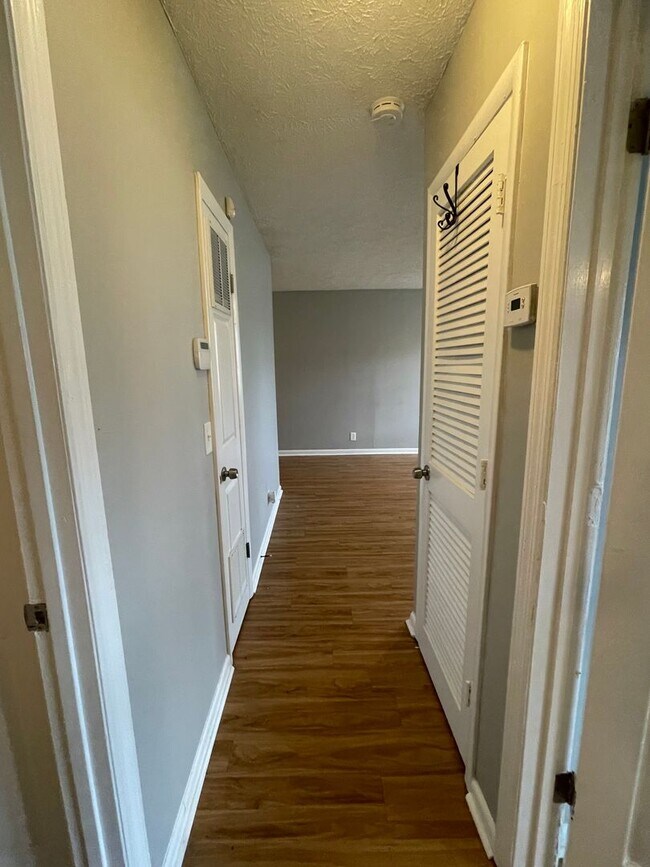 Building Photo - Excellent 2 Bedroom Home in the Nations!