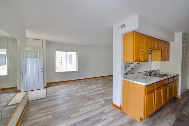 Building Photo - 1483 Cornell Ct