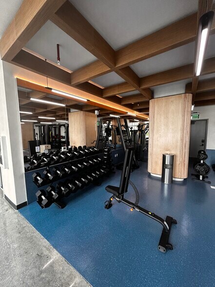 Building Photo - 1940 NW 2nd Ct