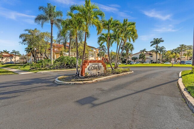 Building Photo - 3300 Pinewalk Dr N