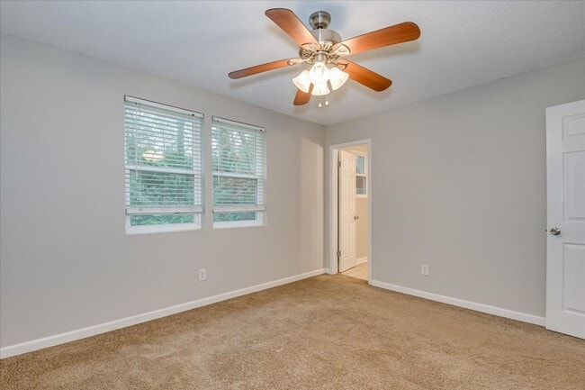 Building Photo - West Augusta Charm