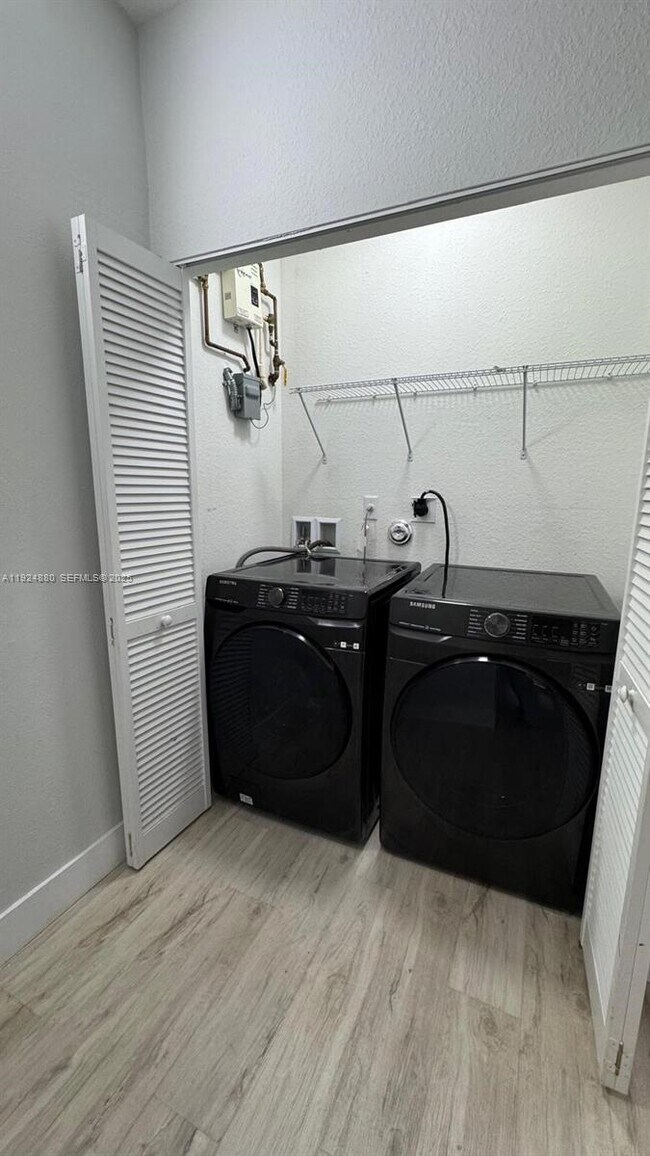 Building Photo - 22175 Miami Ave