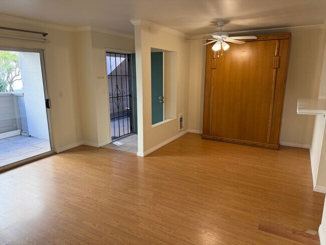 Building Photo - 3266 Ashford St