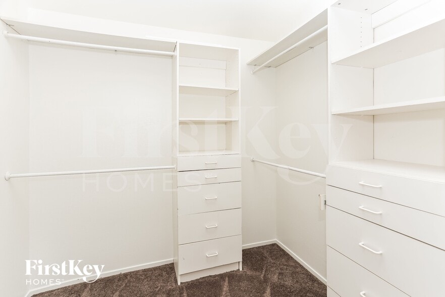 Building Photo - 7605 Donald Nelson Ave