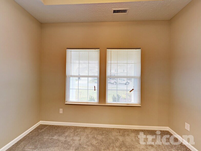Building Photo - 10406 Deercrest Ln