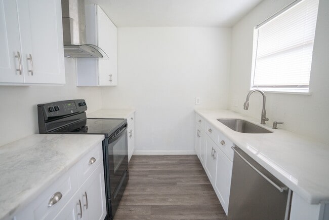 Building Photo - 3914 Ripplebrook Dr