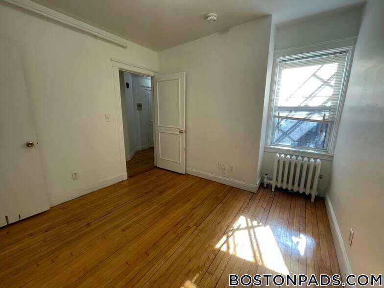 Building Photo - 16-20 Westland Ave.