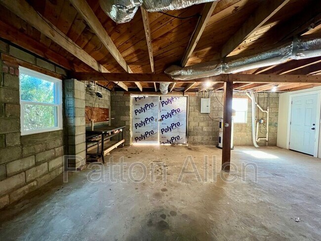 Building Photo - 135 Haynes St