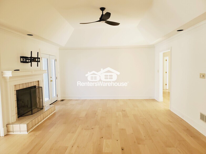 Building Photo - 4325 Sprucebough Dr