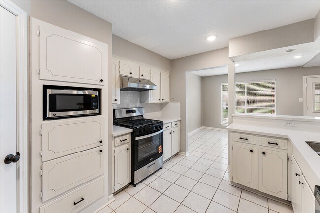 Building Photo - 8219 Winding Meadow Ct