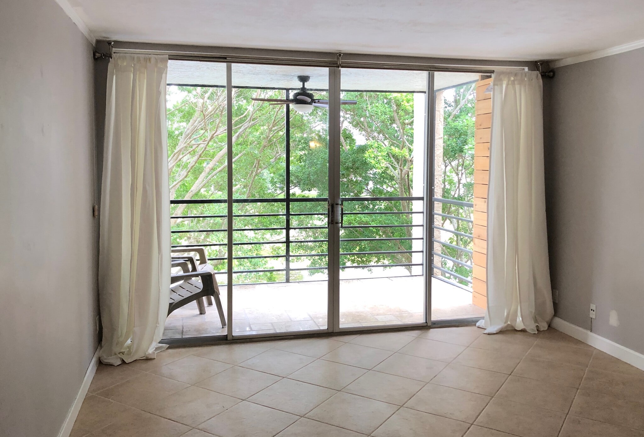 Building Photo - 9230 Lagoon Pl