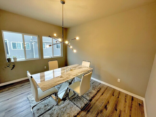 Building Photo - 7870 Bone Crk Pt