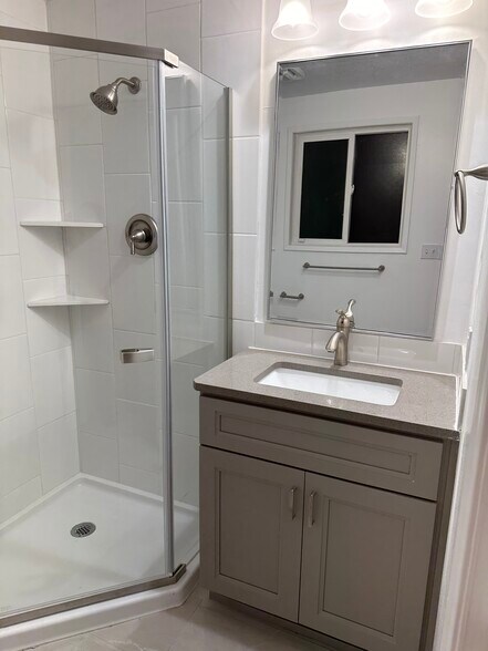 Building Photo - 6065 SW 68th Ct
