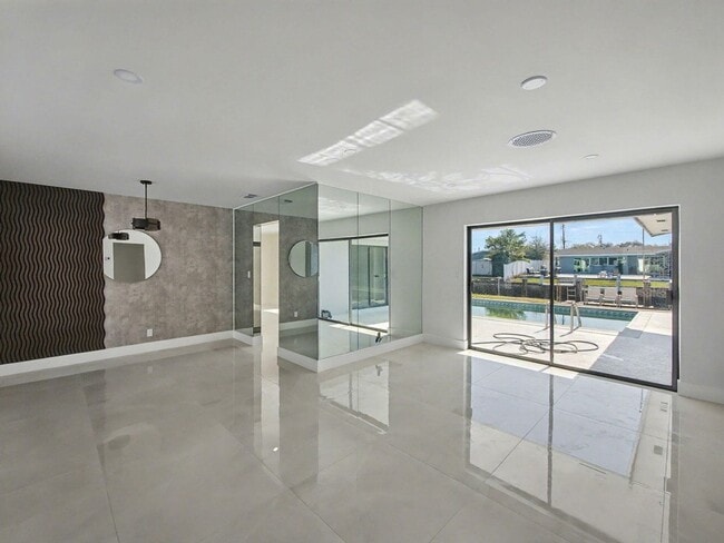 Building Photo - 1940 NW 32nd St