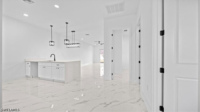 Building Photo - 1009-1011 NE 15th Ln