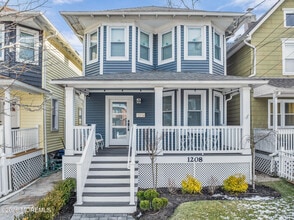 Building Photo - 1208 Bond St