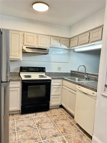 Building Photo - 8545 Midpark Rd