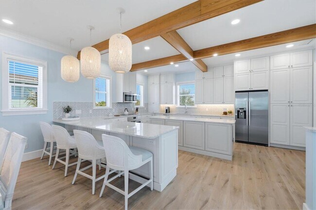 Building Photo - 113 Aqua Ln