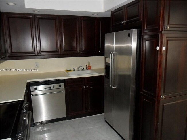 Building Photo - 5600 Collins Ave