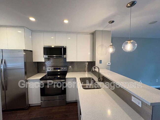 Building Photo - 10607 W Dartmouth Ave