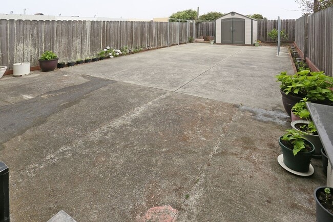Building Photo - OPEN HOUSE: Wednesday (9/10) 6:30pm-7:00pm...