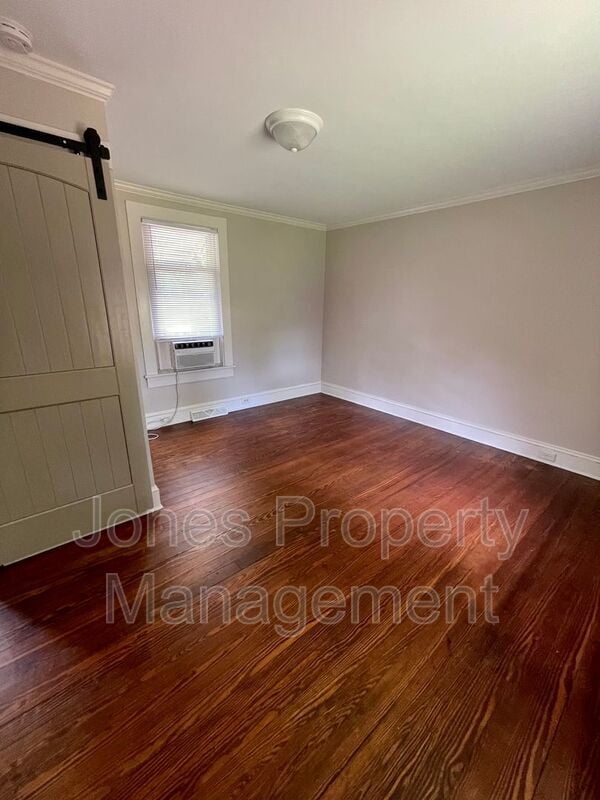 Building Photo - 1419 N Main St