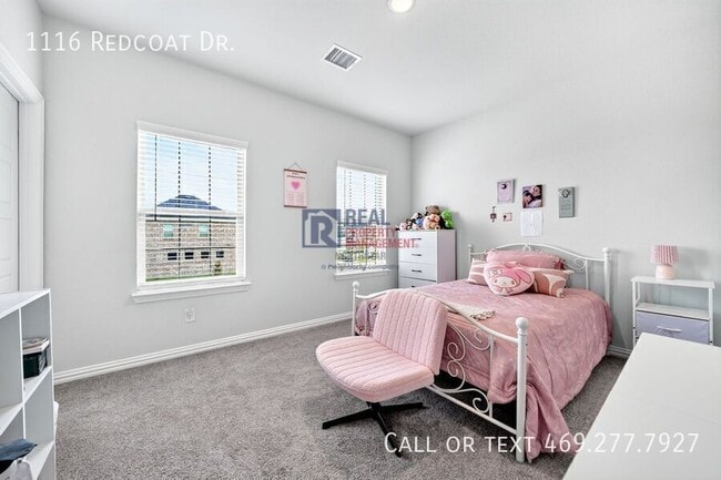 Building Photo - 1116 Redcoat Dr
