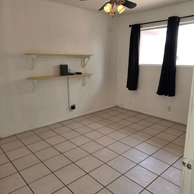 Building Photo - 701 W Soto St