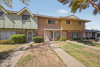 Building Photo - 8510 E Montebello Ave