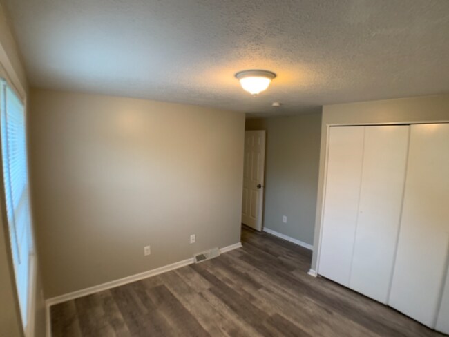 Building Photo - 3233 Hewitt Ave NW