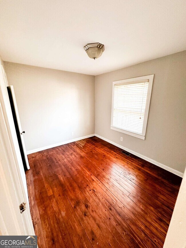 Building Photo - 1895 Francis Ave NW