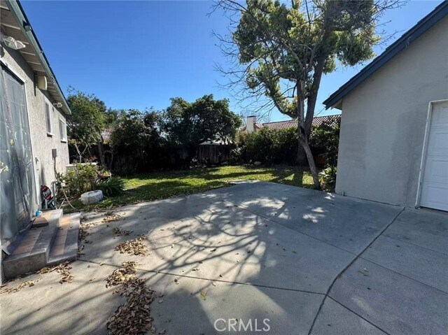 Building Photo - 1965 S El Molino Ave