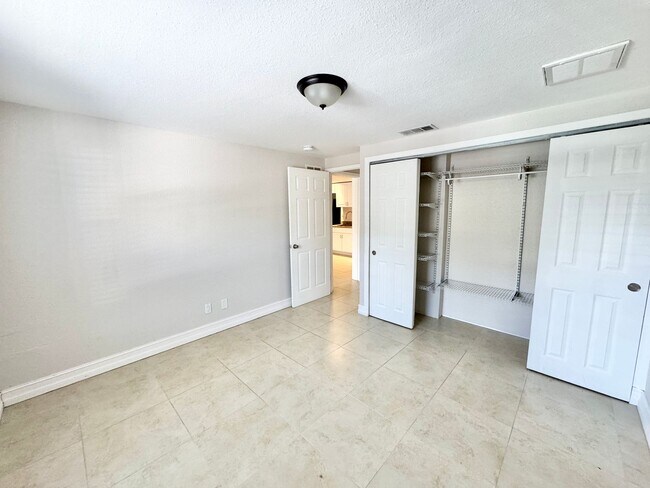 Building Photo - ** TREETOPS OF NAPLES ** 1 BED / 1 BATH - CONDO - SOUTH NAPLES - ANNUAL RENTAL