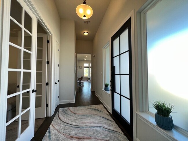 Building Photo - Elegant lifestyle at a great price in Roun...