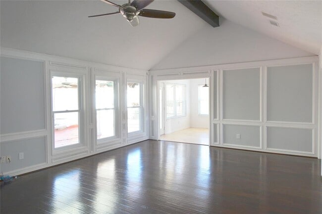 Building Photo - 15030 Vistamont Dr