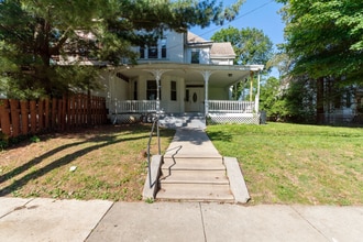 Building Photo - 1 Sharon Ave