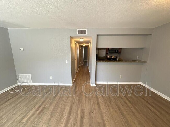 Building Photo - 5440 S MacDill Ave