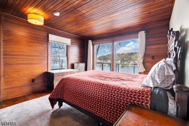 Building Photo - 363 Lakeside Blvd