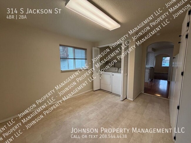 Building Photo - 314 S Jackson St