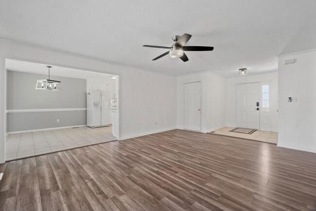 Building Photo - 639 Alberthas Dr