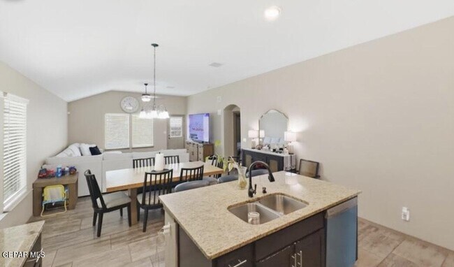 Building Photo - 14904 Tierra Coruna Ave