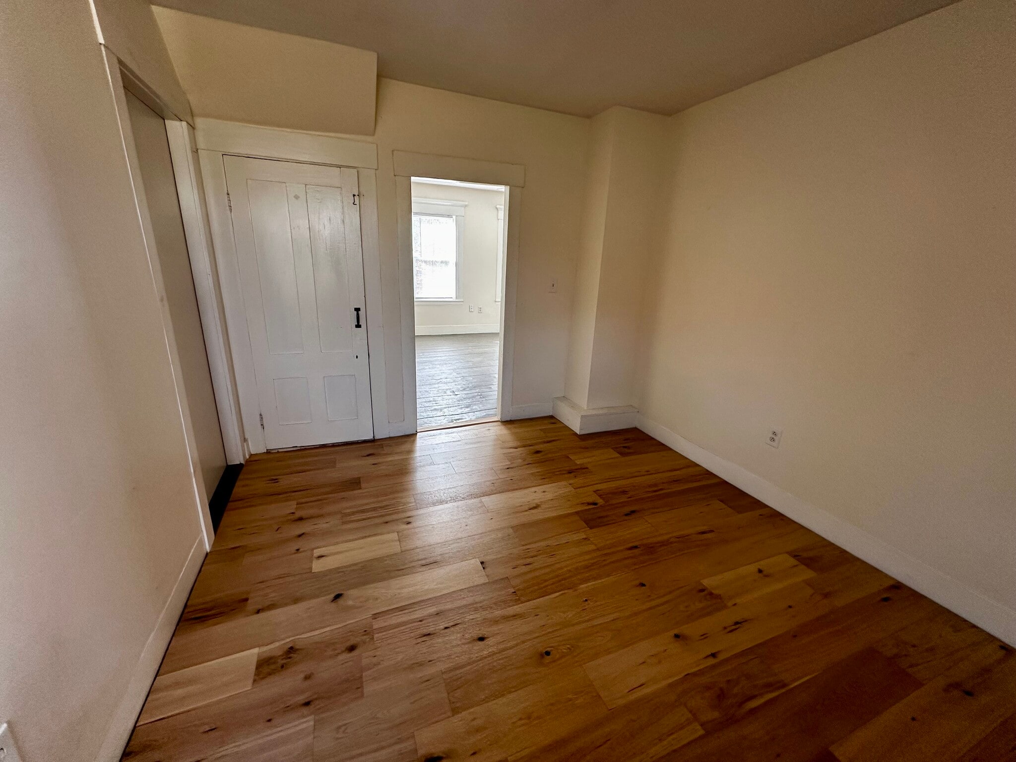 Dining - 44 Kansas Rd