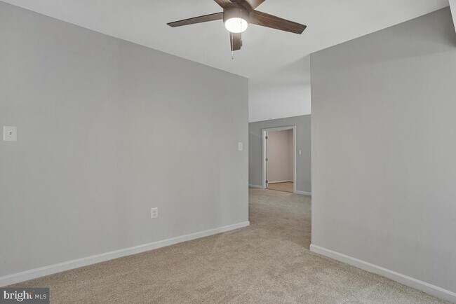 Building Photo - 15 Silverwood Cir