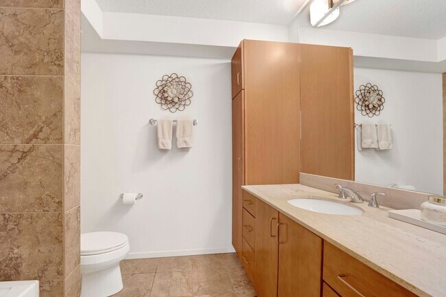 Building Photo - 9725 Woods Dr