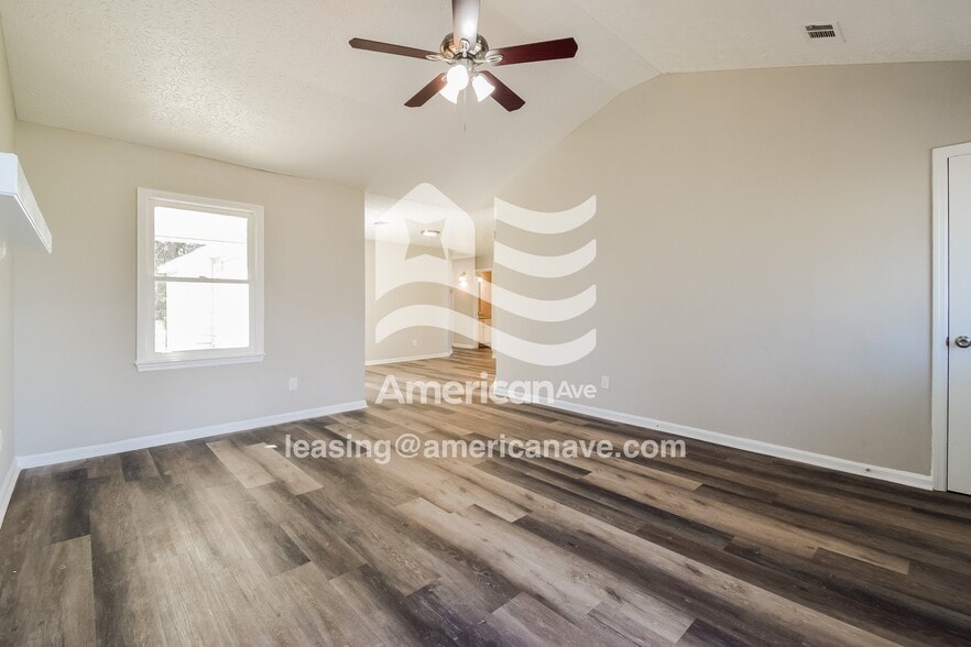 Building Photo - 870 Stafford Ct
