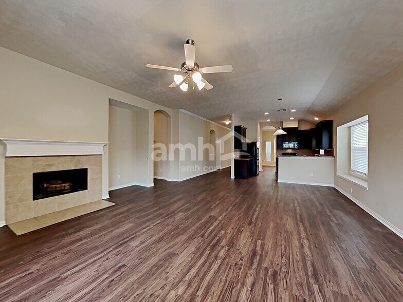 Building Photo - 28914 Hidden Lake Ct