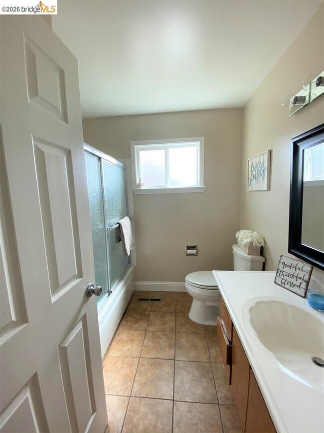 Building Photo - 235 Donegal Way